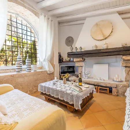 Trulli Delle Grotte Villa