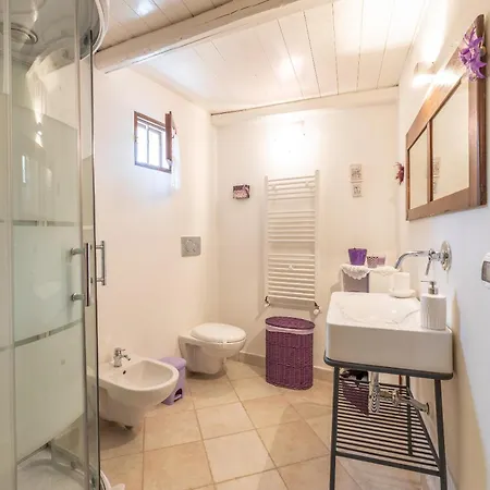 Trulli Delle Grotte 别墅 *