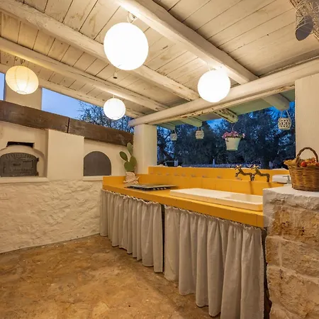Trulli Delle Grotte Villa