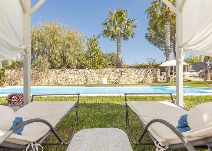Trulli Delle Grotte Villa *